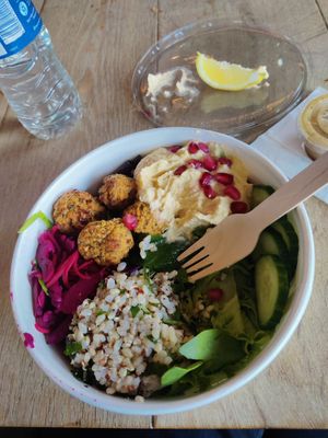 Falafel and hummus meze salad at EDI - Prêt A Manger in Edinburgh