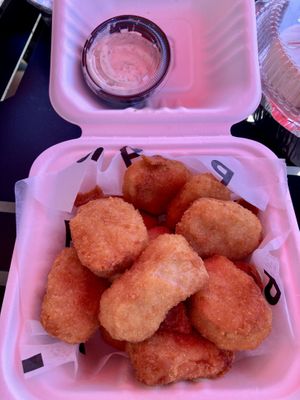 Buffalo Chick’n Nuggz - Where’s the Buffalo sauce? 🤷‍♀️   at PlantPub in San Luis Obispo