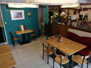 interior at  夏太熱 Summer Too Hot Pizzatopia in Hualien