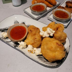 Bloemkool popcorn bites at Miss Maddy in Delft