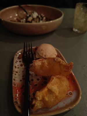 Apfel strudel gyoza at Miss Maddy in Delft