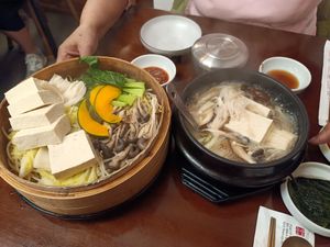Steamed tofu and veggies came with a dipping sauce similar to ponzu and the mushroom tofu jjigae came with a spicy sauce to mix into the jjigae if desired at Greetings - 인사도담 in Seoul