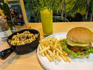 Saucetree burger, salchizpapas and mango slushy at Sauce Tree Sanur: Plant Based Cafe in Sanur
