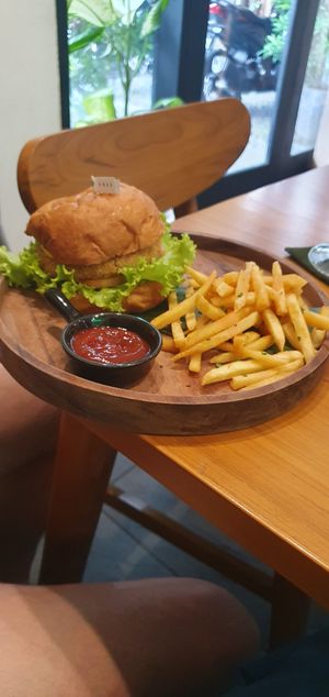 Saucetree Burger at Sauce Tree Sanur: Plant Based Cafe in Sanur