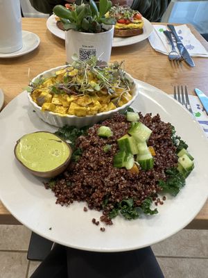   at Red's Leaf Café in Metuchen