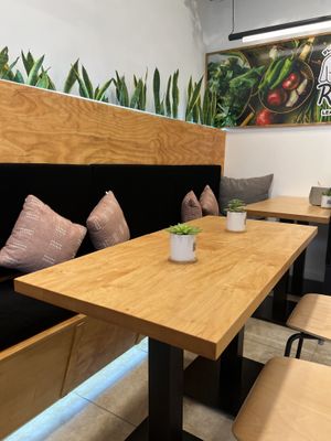   at Red's Leaf Café in Metuchen