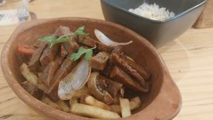 Lomo saltado at Lounge del Brujo Centro Histórico in Arequipa