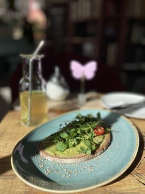 Avocado sourdough bread and homemade lemonade  at Vox Libri in Vienna
