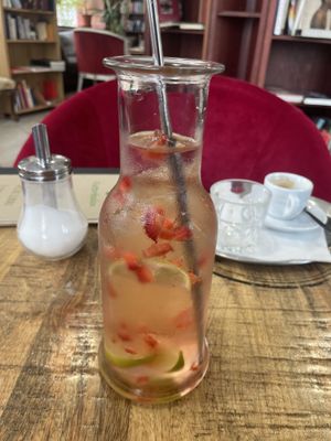 Lavender lemonadee  at Vox Libri in Vienna