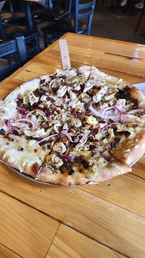 Vegan Chick'n Pesto Pizza at The Mitten Brewing Co in Grand Rapids