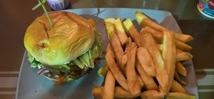 Calfiornia burger at Walt Disney World - ABC Commissary in Lake Buena Vista