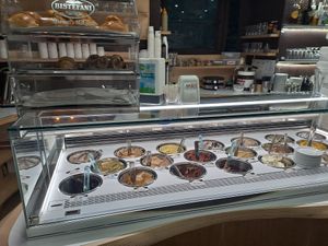 vegan ice cream flavours at Gelateria Amedeo Centro in Catanzaro