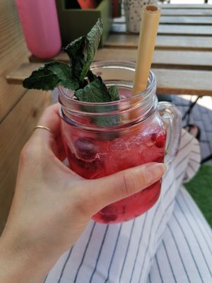 Raspberry-rose iced tea at Eight in Groningen in Groningen