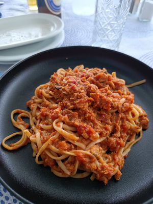 Bolognese linguine at T' Agnantio in Nikitas