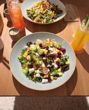 Malibu Farm Salat & Venice Garden Salat at Hulala in Dusseldorf