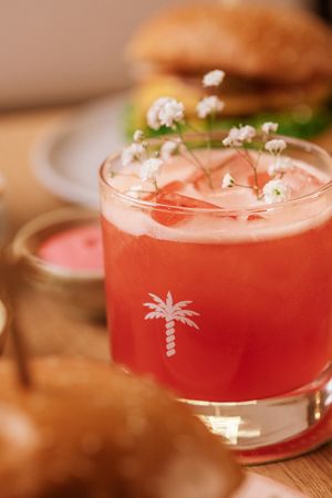 Watermelon Smash 

Dein neuer Lieblingscocktail aus Gin, leichtem Wassermelonenlikör, Guave und Zitrone. at Hulala in Dusseldorf