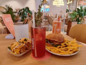 20€ for everything. at Hulala in Dusseldorf