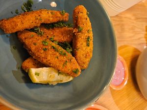 'Forever Free Chickn Tenders' with blueberry mayo dip (5.90) at Hulala in Dusseldorf