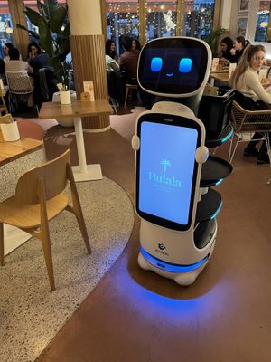 Hilfskraft 😂  at Hulala in Dusseldorf