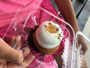 cupcake to go at Kelly's Bake Shoppe in Oakville
