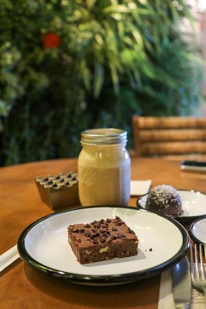 frappucino & brownie at Wild & The Moon in Doha