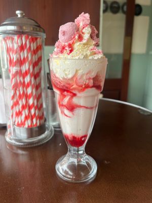 Eton Mess Sundae  at Dimpsy's Diner in Plymouth