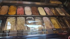 Eisauswahl at EISeria Eisdiele in Chieming