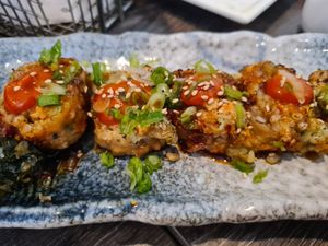 Crunchy Dynamite Roll (18 $) at Rice in Manhattan Beach