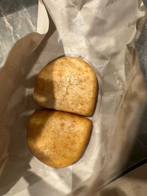 Golden Sweet Bao 🥹 at kimo-ge - 蔬適圈  in Kuala Lumpur