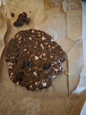 Vegan cookie option at Arán bakery in Budapest
