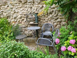  at Nincomsoup in Hythe