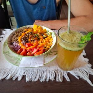 Lentils bowl & lemonade ginger mint at Feelovesophy in Uvita