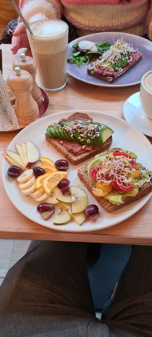 Ein gesunder Start in den Tag 😁
"Vegan Brekki" at Lieblingsplatz in Bremerhaven