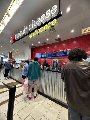   at I Heart Mac & Cheese - Woodfield Mall in Schaumburg