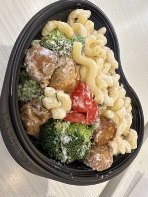   at I Heart Mac & Cheese - Woodfield Mall in Schaumburg