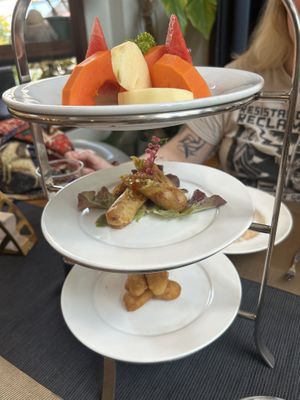 Towers of power each day  at Na Vayla PaPlern Hotel in Bangkok