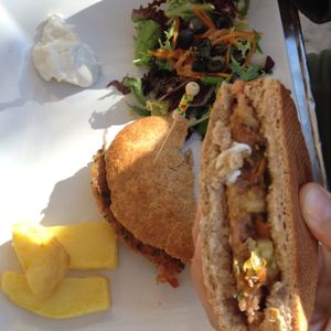 seitan burger at Arte y Sabor in Sevilla