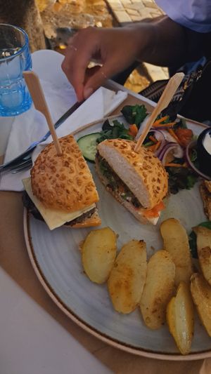 Quinoa burger at Arte y Sabor in Sevilla
