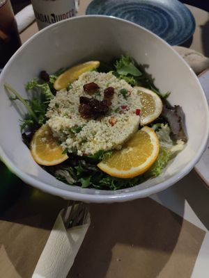 Ensalada couscous at Arte y Sabor in Sevilla