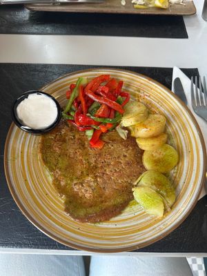 Seitan with potato and roasted peppers  at Arte y Sabor in Sevilla