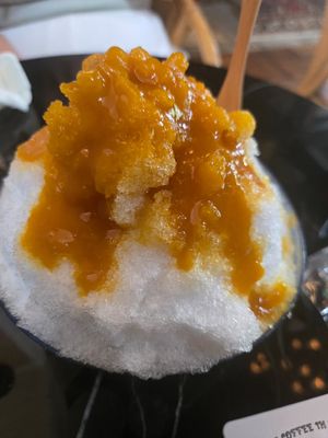Mango flavored shaved ice at Toriba Coffee in Kyoto