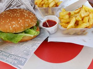 The crispy chicky vegan burger at Friterie Rogue in Vierville-sur-mer