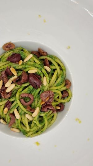 Spaghetti con crema di scarole e olive 💚 at PURA Smart Veg Farmhouse - Il Rifugio Pecorella in Alvignano