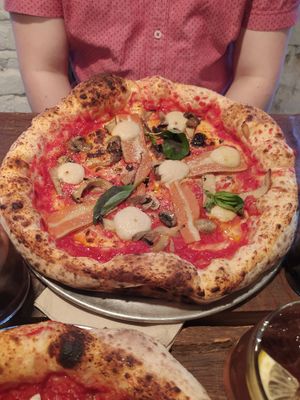 Fat Boy Slim at Pretty Pizza in Munich