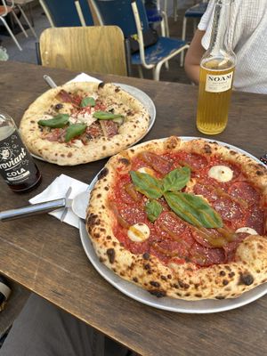 Evil Pimp (right) and Reggie Miller (left)  at Pretty Pizza in Munich