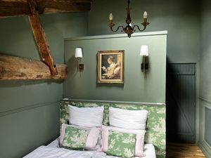 La Chambre verte at Le Demi-Château  at Le Demi-Château in Lesignac-durand