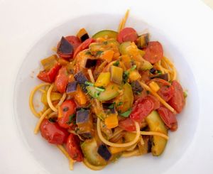 Spaghetti with vegetables and tomato sauce at Fronte Mare in Alghero