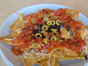 "Small" nachos plate with vegan cheese at La Veillée - Microbrasserie et Pub in Sainte-agathe-des-monts