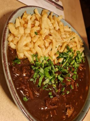 Gulasch e Spätzle vegan at Moselstübchen in Cologne