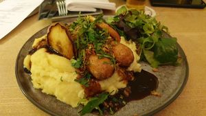 Himmel un Äd at Moselstübchen in Cologne